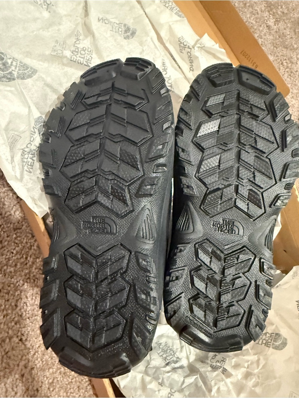 The North Face Youth Alpenglow V Waterproof Black and Grey Winter Boots - Picture 9 of 13